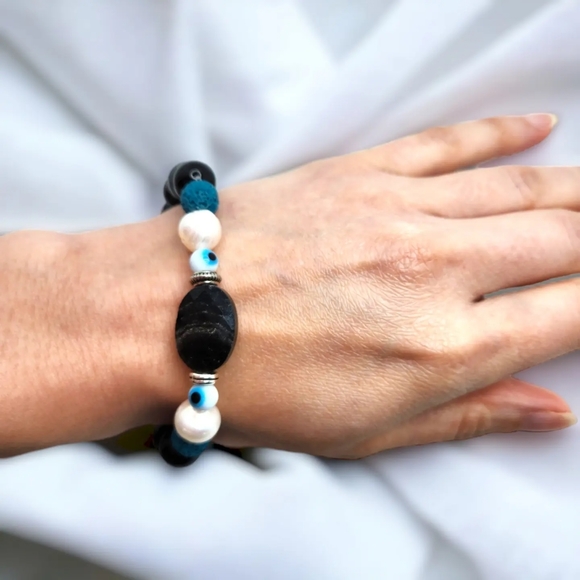 Black Obsidian, Freshwater Pearl, Evil Eye Bracelet 10 mm - Picture 2 of 6